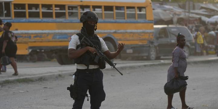 La nueva fuerza internacional en Haití se enfrentó por primera vez contra las pandillas: “Fue una resistencia feroz”