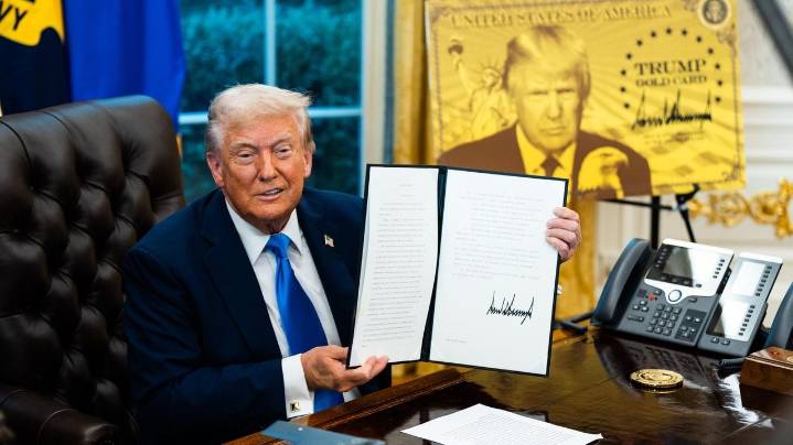Charging $100,000 for H-1B visas will cost the U.S. uncountable wealth