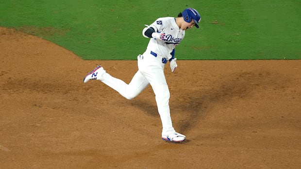 Another big Sho: Ohtani hits 2 homers against Blue Jays, ties record in World Series Game 3
