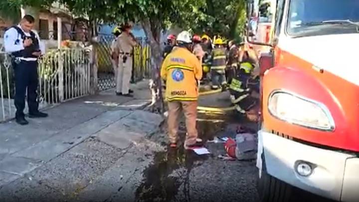 Trágico incendio en Guadalajara: fuego consume casa en Lomas de Polanco; una persona muere y dos quedan heridas