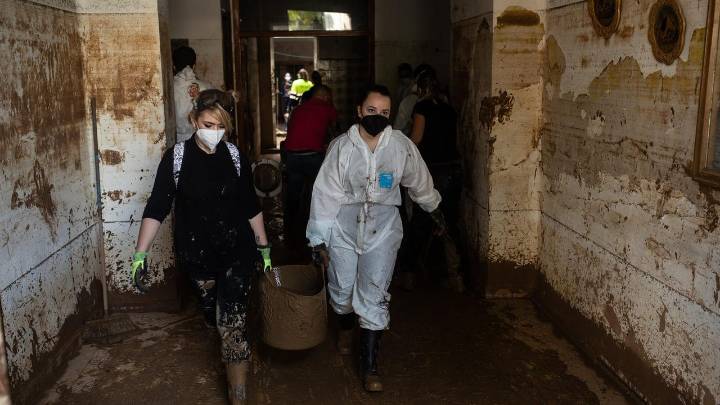 El Gobierno aprueba avales y nuevas ayudas de 6.000 millones para afectados por la dana