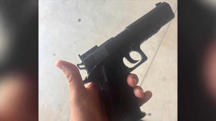 Florida teen arrested for flashing BB gun on school bus; sheriff credits brave students for tip