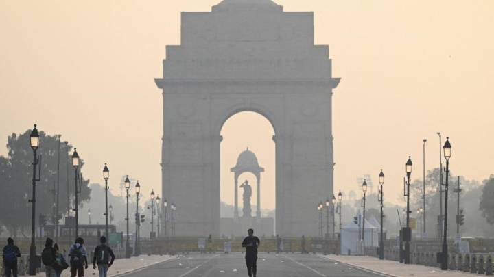 Delhi's air quality nears 'poor' as winter season approaches