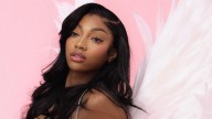 Atleta profesional incursionó en el Victoria’s Secret Fashion Show 2025 y causó furor en la pasarela