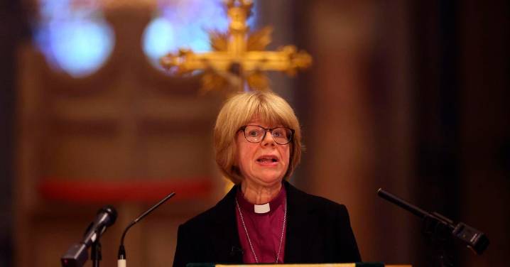 Así es Sarah Mullally, la enfermera oncológica elegida para liderar la Iglesia anglicana