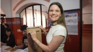 Caren Tepp, tras emitir su voto: "Esta elección es un plebiscito al gobierno nacional"