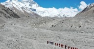 Snowstorm traps hundreds of hikers on Mount Everest during China's national holiday
