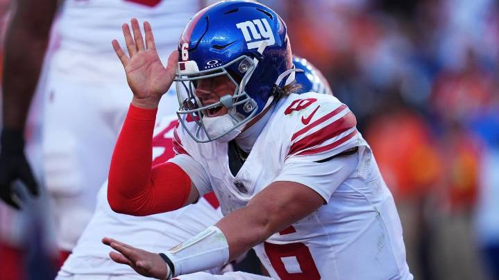 Jaxson Dart showed everyone he's the real deal, even if rest of Giants aren't there yet