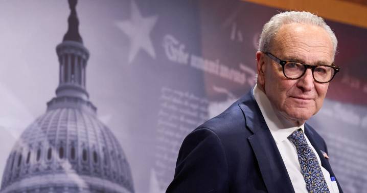 Government shutdown continues after Senate votes down continuing resolutions