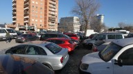 El colapso del aparcamiento en el barrio de Begoña: "Dejan el coche para ir a la oficina o al hospital... a veces se queda toda la semana"