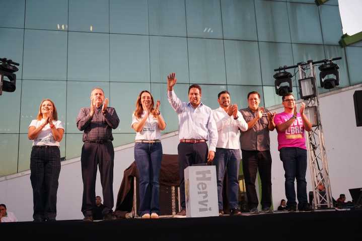 Impulsan Javier y Luly acciones por la salud mental