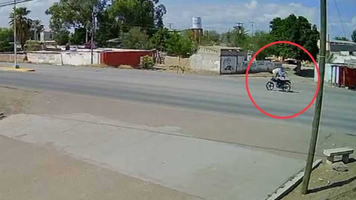 Video: Muere Motociclista al Chocar Presuntamente Mientras Realizaba Acrobacias en La Laguna