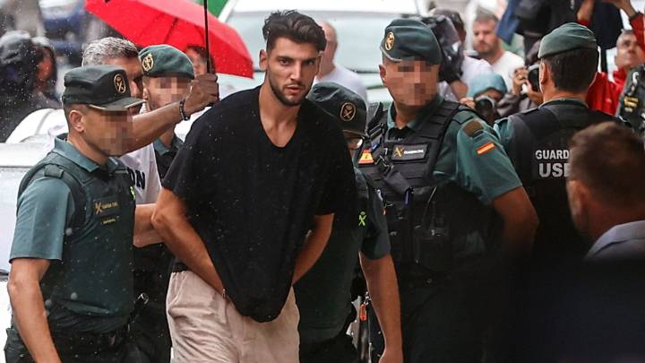 Procesan al futbolista Rafa Mir por agresión sexual «empleando violencia»