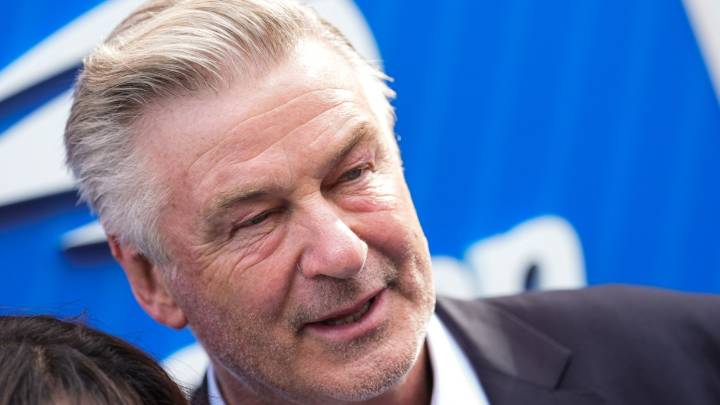 Alec Baldwin Misconduct Suit Over 'Rust' Prosecution Back On