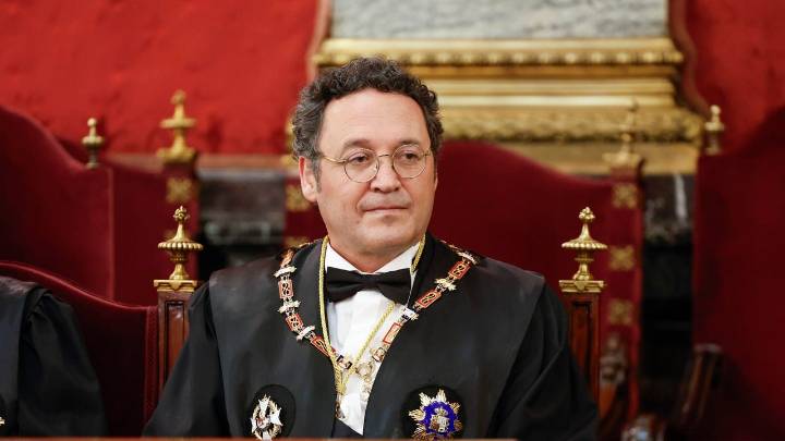 O fiscal xeral nega ter filtrado datos da parella de Ayuso: “Rotundamente non”