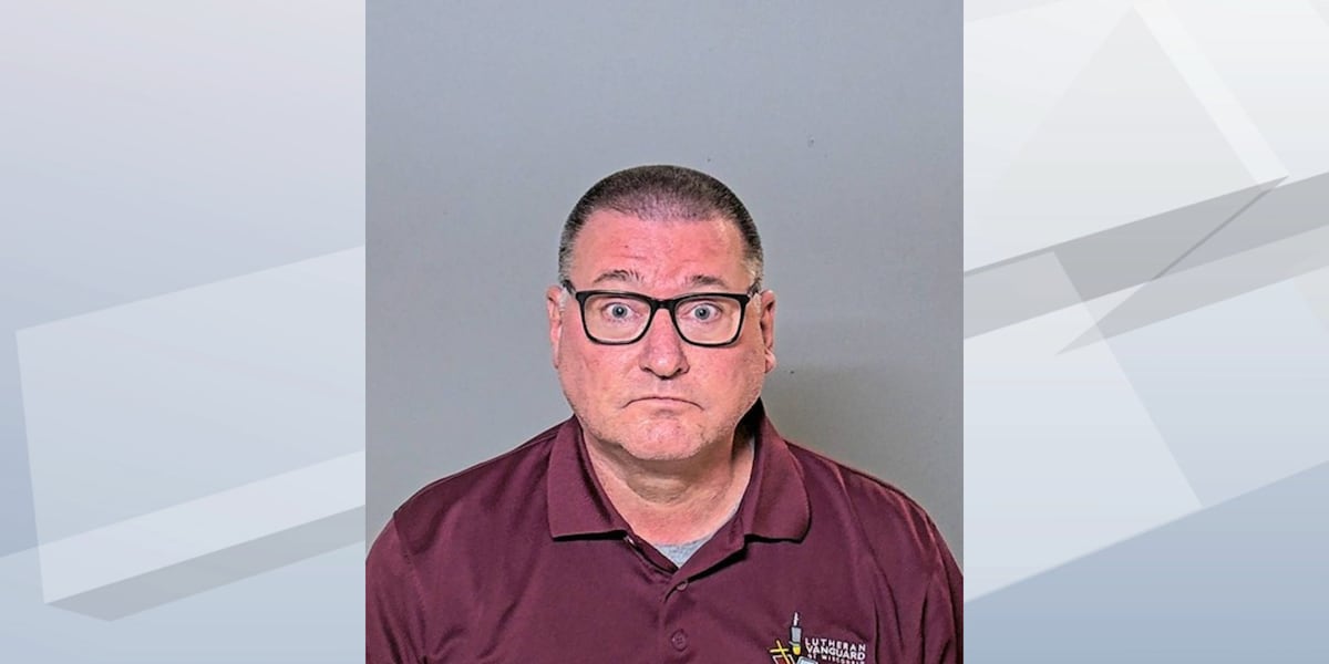 Former Fox Valley Lutheran teacher pleads not guilty to child pornography charges