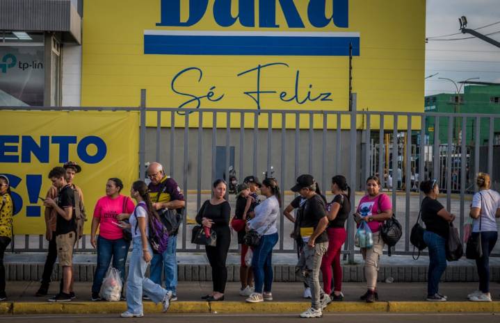 Autobuses obsoletos y saturados dificultan traslado diario de miles de carabobeños