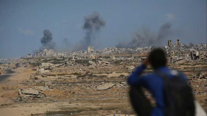 Israel and Hamas reach deal to release all hostages and partially withdraw Israeli troops, Trump says