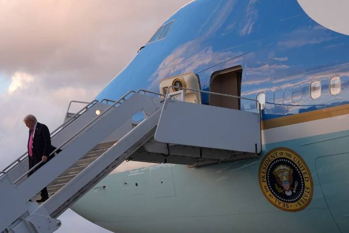 FBI Investigates Possible Threat to Air Force One