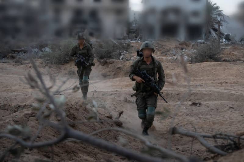 Terrorista de Hamas disfrazado de rehenes intentos de secuestrar a los soldados de las FDI en Lazada