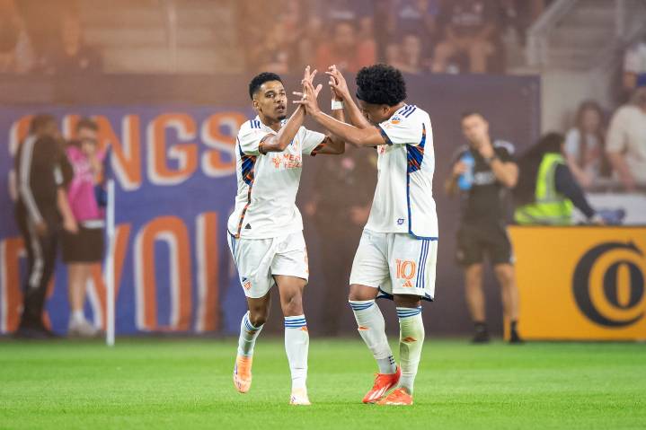 Cincinnati knocks off Montreal 3-0 to claim second in Eastern Conference