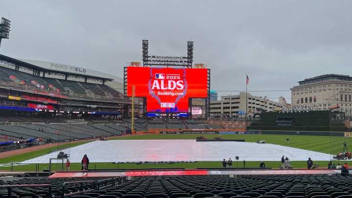 Detroit Tigers in rain delay vs Seattle Mariners for ALDS Game 3