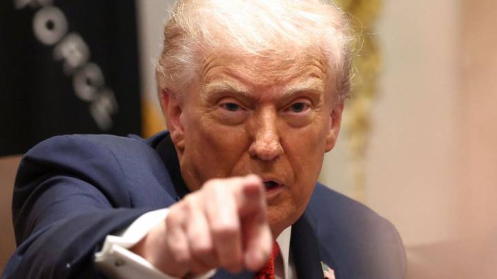 Trump warns Hamas of ‘eradication’ if Gaza truce fails