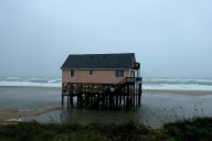 15 North Carolina Homes Collapse Into Sea in a Month