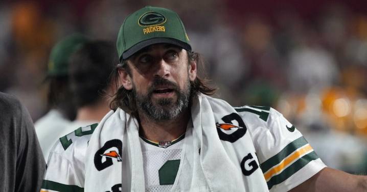 Respect for the legend, loyalty to the team: Matchup with Rodgers splits fans