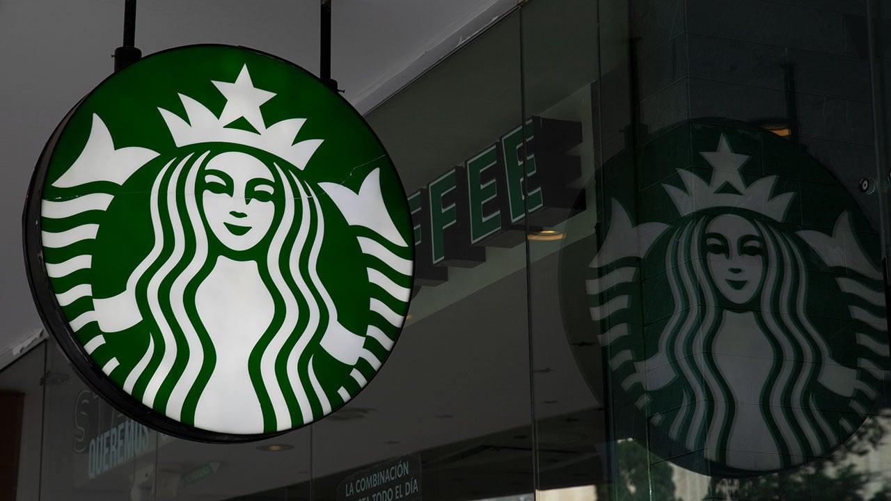 Starbucks tiene su primer crecimiento en ventas comparables en siete trimestres