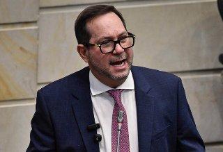 Presidente del Congreso amenazo con moción de censura a ministros por no asistir a debate