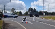 La Araucanía: oficial de Carabineros repele ataque de encapuchados armados en la Ruta 5 Sur a la altura de Victoria