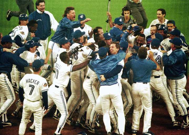 Blue Jays great Joe Carter cheering on 2025 team in World Series vs. the L.A. Dodgers