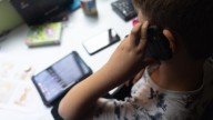 Cada hora adicional frente a las pantallas en Primaria reduce en un 10% la posibilidad de éxito académico