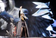 Desat Belinda su lado “bélico” en la Expogan con su álbum Indómita