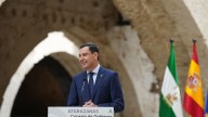 Juanma Moreno descarta cesar a la consejera de Salud por los errores