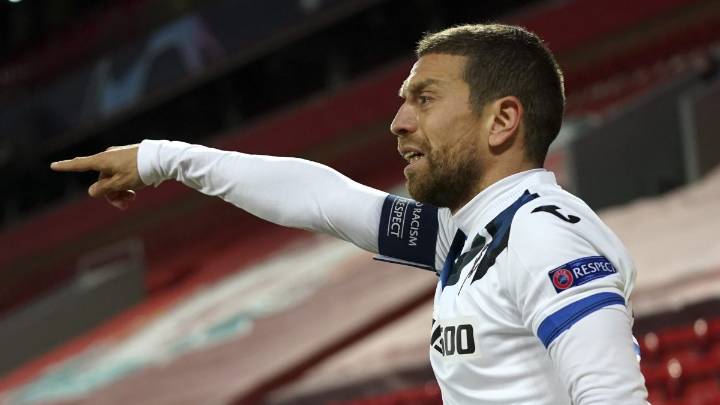 El “Papu” Gómez deberá esperar más tiempo después de la sanción por dopaje