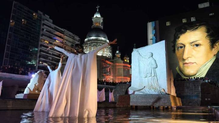 Rosario estrenó la renovación del Pasaje Juramento y de las fachadas del Palacio Municipal y la Catedral
