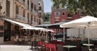 La Defensora de la Ciudadanía calcula que hay 800 terrazas sin señalizar