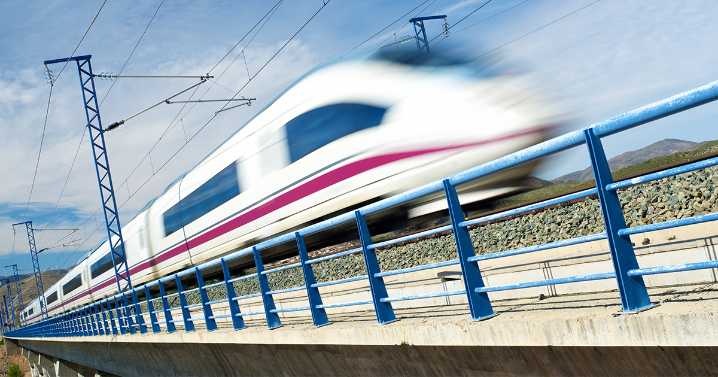 El tren como oficina, aula y sala de cine