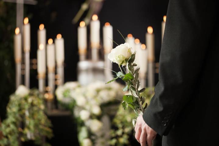 Dear Abby: Should I attend my friend's mom's funeral when she dies?