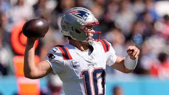 Patriots' Drake Maye ties mark set by Tom Brady in win over Titans