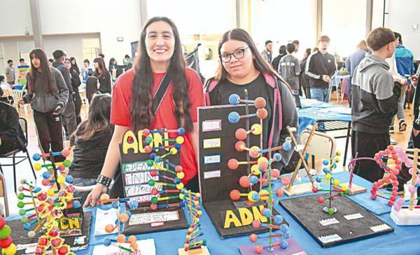 El Colegio Nacional 747 de Trelew realizó su Feria de Ciencias e inauguró su Museo Histórico