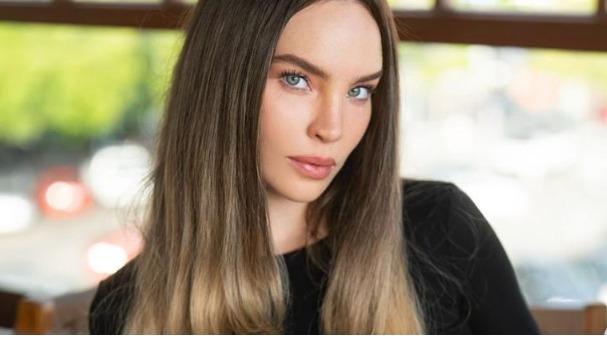 Fans captan a Belinda paseando en Plaza Bonita