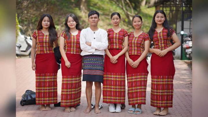 Mizoram University asks students to don handloom attire to promote traditional weaves