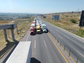 Bloqueos carreteros paralizan clases y transporte de personal en Irapuato
