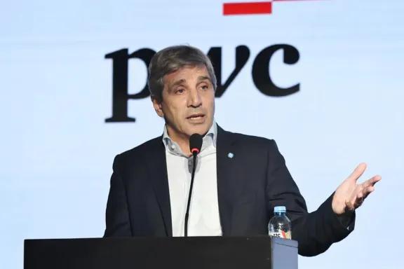 Caputo descartó una devaluación y afirmó que el dólar a $1.500 está “más que cómodo”