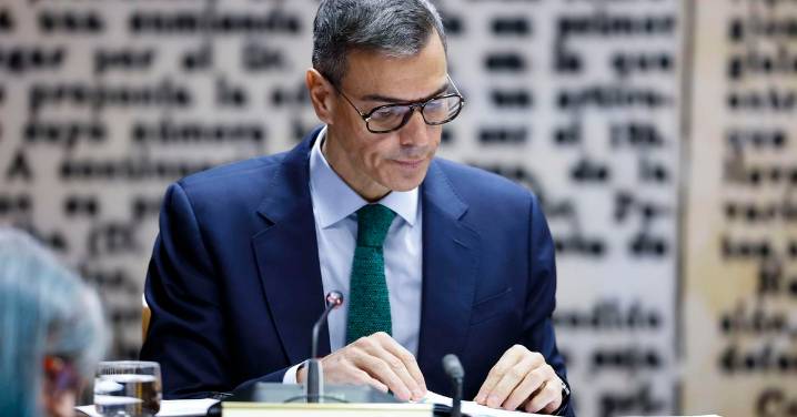 Sánchez afea en la comisión Koldo del Senado la adjudicación "sin control de 242 millones" de la Junta a sanidad privada