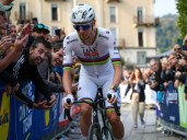 Egan Bernal, octavo en el Giro de Lombardía 2025: Pogacar se lleva la victoria con récord incluido