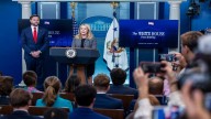 La Casa Blanca dice que habrá despidos "inminentes" por el cierre de Gobierno 1 de octubre de 2025 | Internacional Algo más de 1,5 millones de funcionarios, incluyendo fuerzas de seguridad o controlad